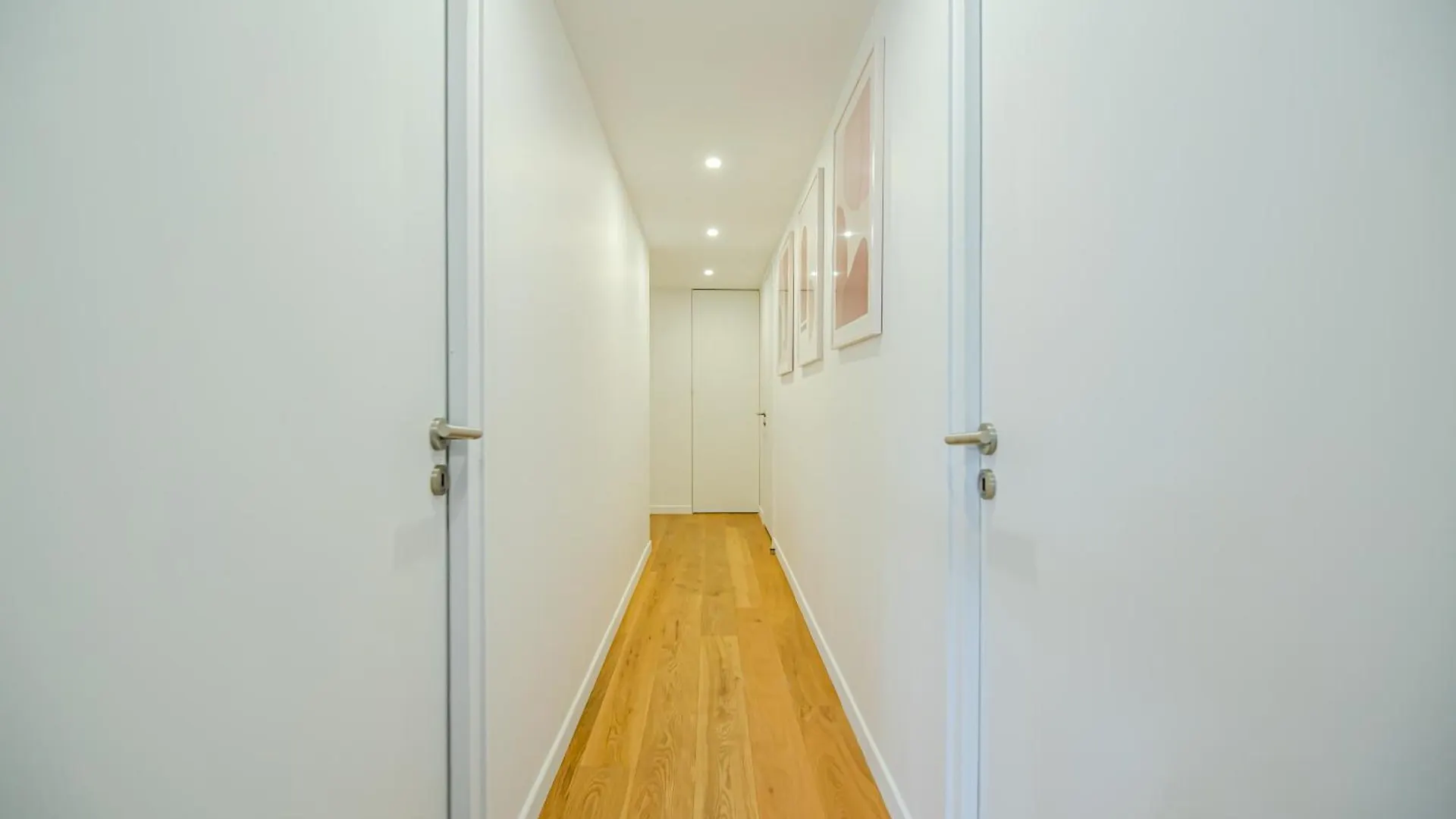 Cia - Spacious Duplex, Grands Boulevards Paris Apartment