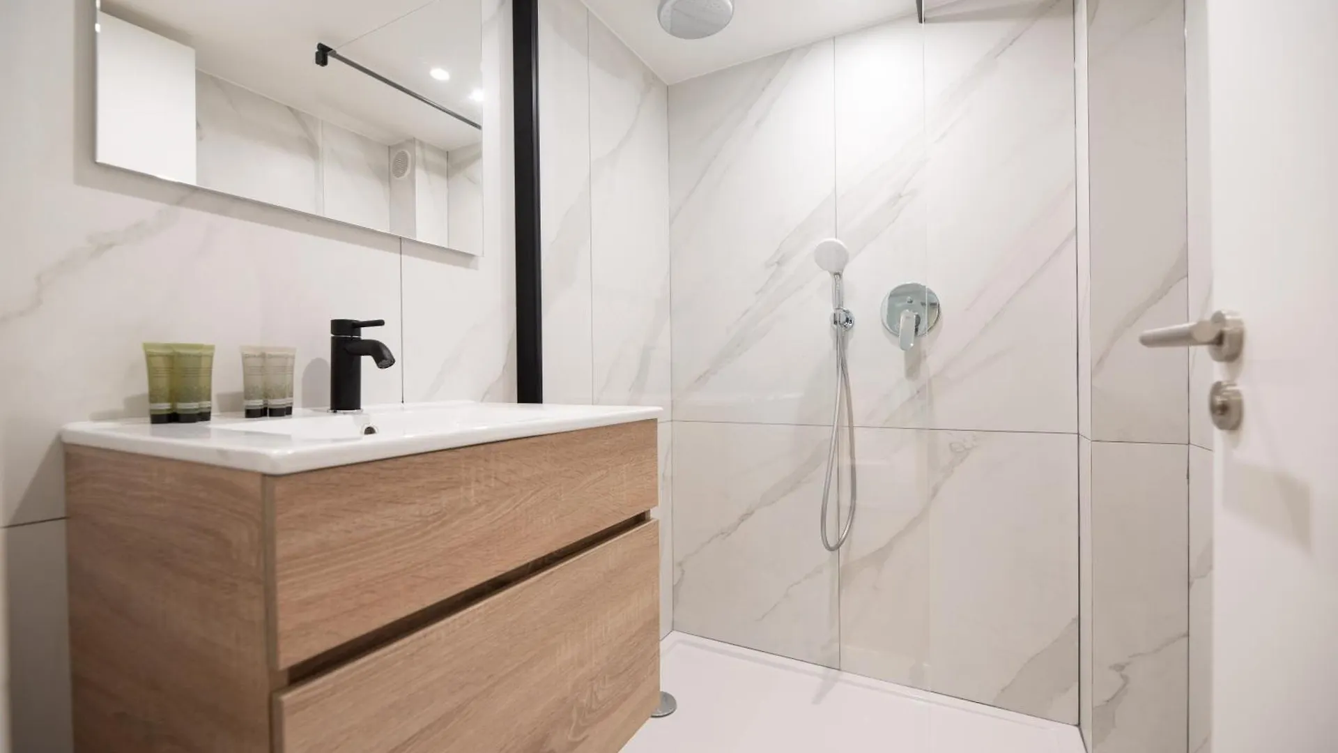 Cia - Spacious Duplex, Grands Boulevards Paris 0*,