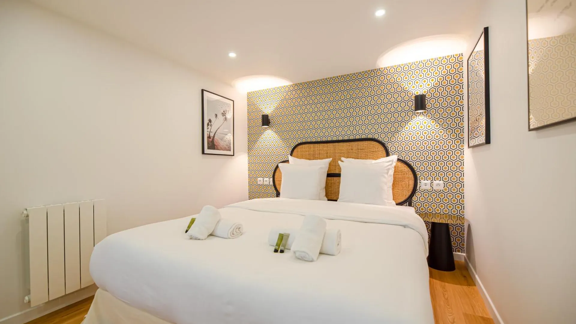 Cia - Spacious Duplex, Grands Boulevards Paris Apartment